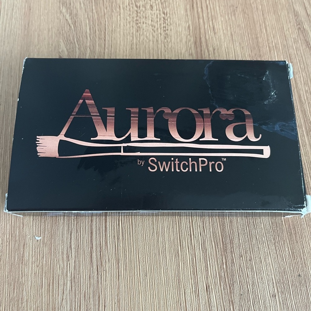 Aurora SwitchPro Makeup Brush Kit and Sanitizing Case